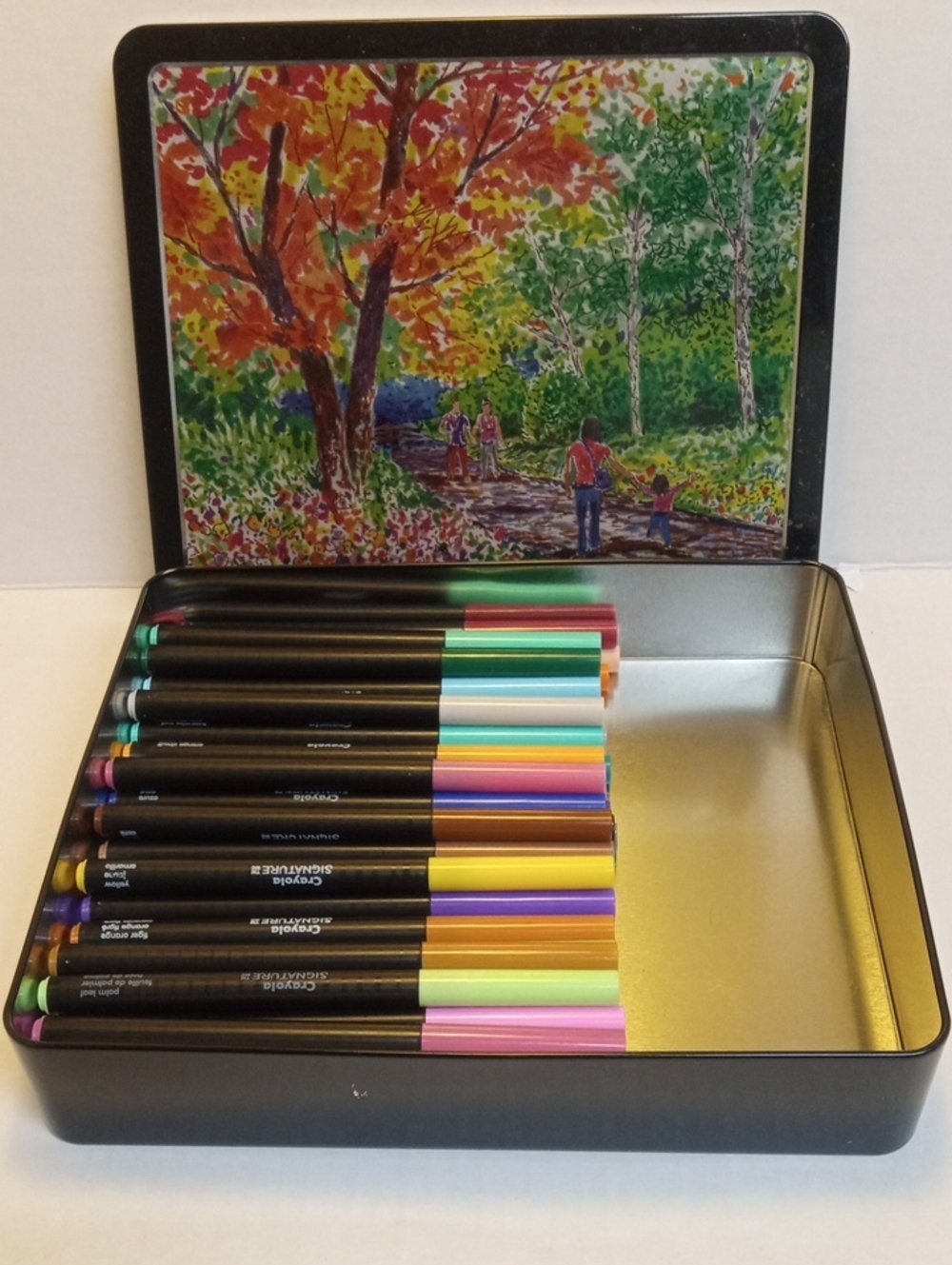 Crayola Signature Color & Detail Markers, 45 Count With Decorative Tin Used